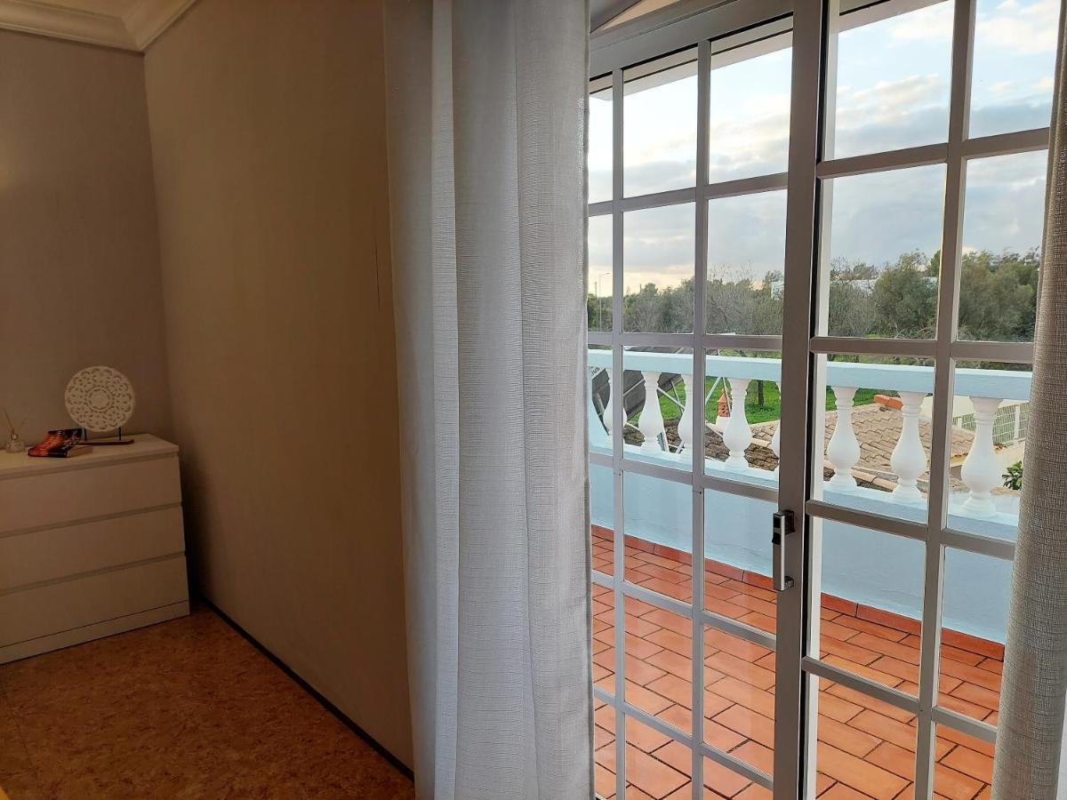 Margot: Grande Moradia Com Piscina * Olhao