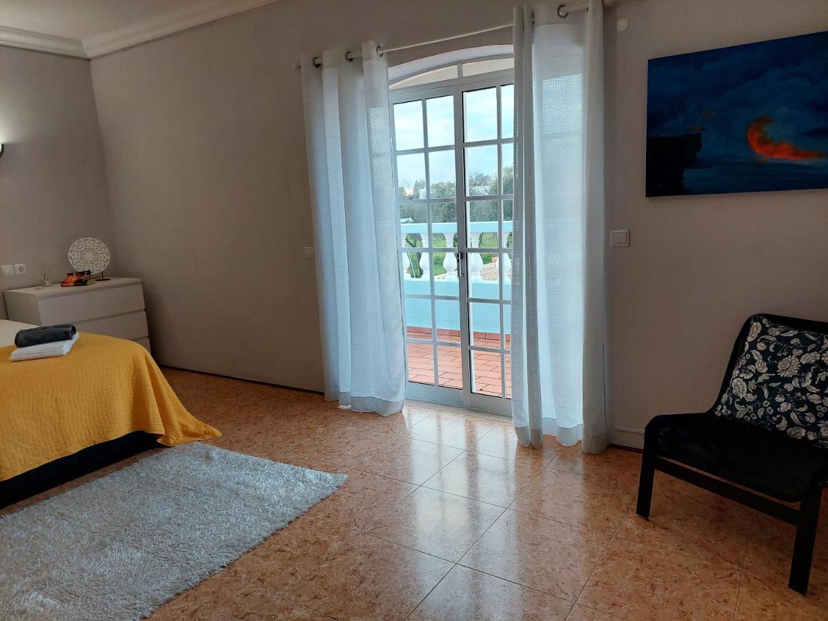 Margot: Grande Moradia Com Piscina Villa