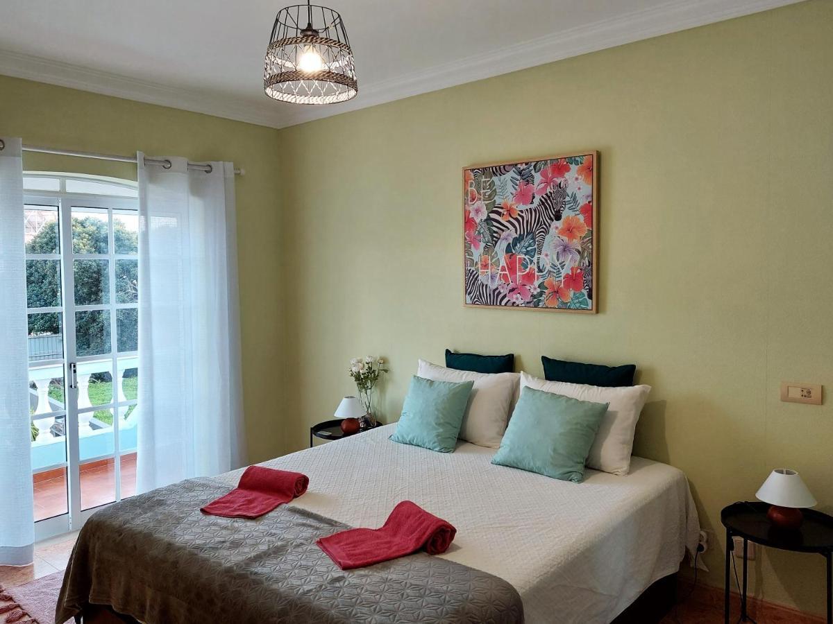 Margot: Grande Moradia Com Piscina * Olhao