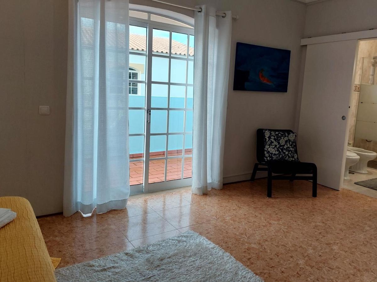 Margot: Grande Moradia Com Piscina