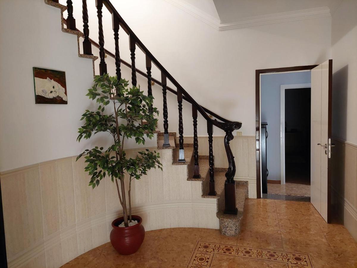 Margot: Grande Moradia Com Piscina * Olhao