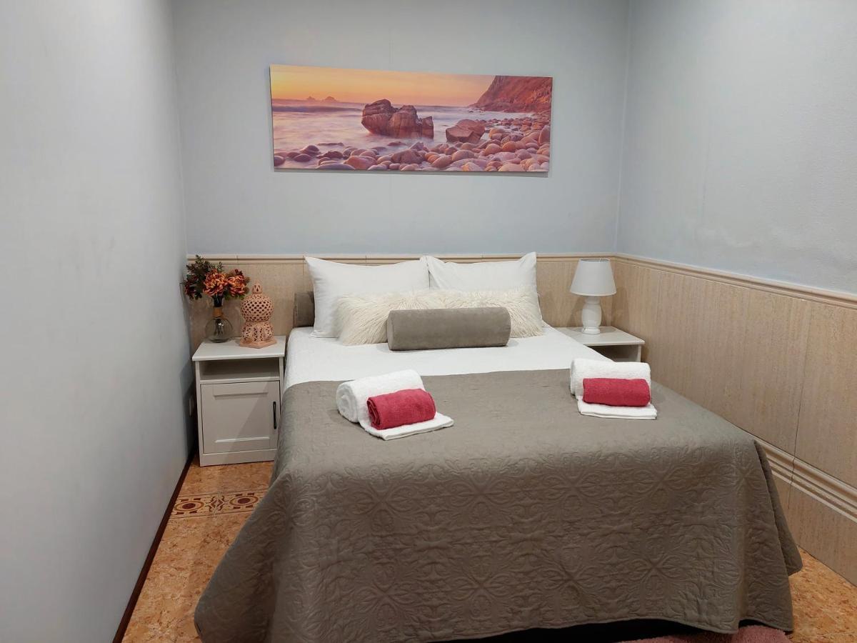 Margot: Grande Moradia Com Piscina * Olhao