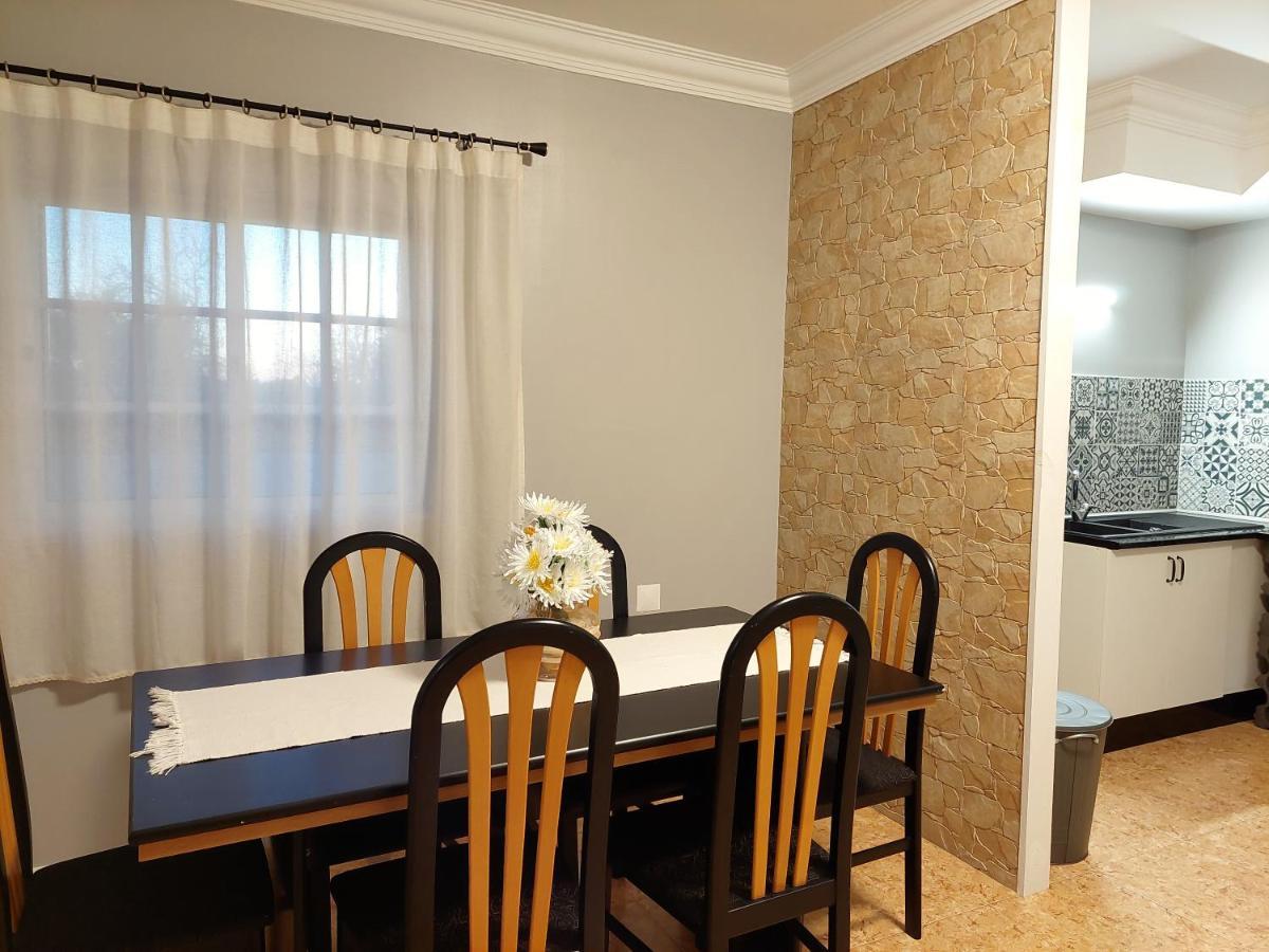 Margot: Grande Moradia Com Piscina * Olhao