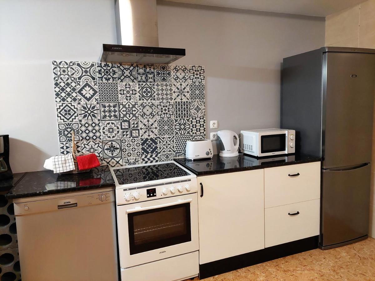 Margot: Grande Moradia Com Piscina